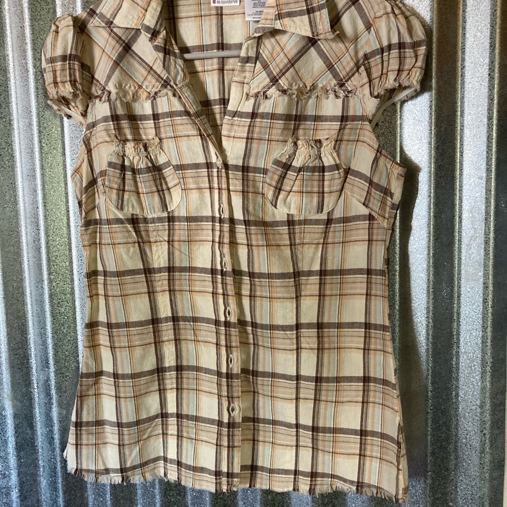 No Boundaries Juniors small plaid brown/cream color top